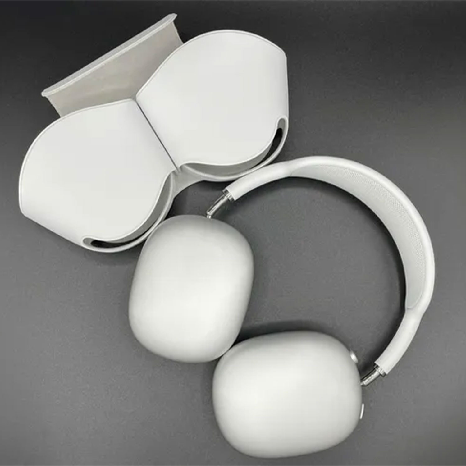 Apple AirPods Max Wireless ANC Headphones with Pouch – Silver - Image 4